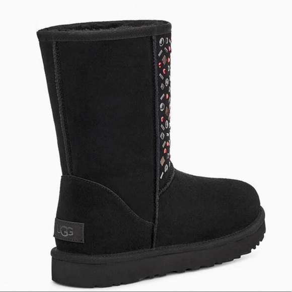 UGG CLASSIC SHORT STUD II - Picture 2 of 6